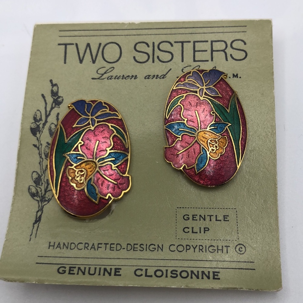 Two Sisters Set Of Oval Red Clip on Earrings Floral Design Genuine Cloisonné VTG